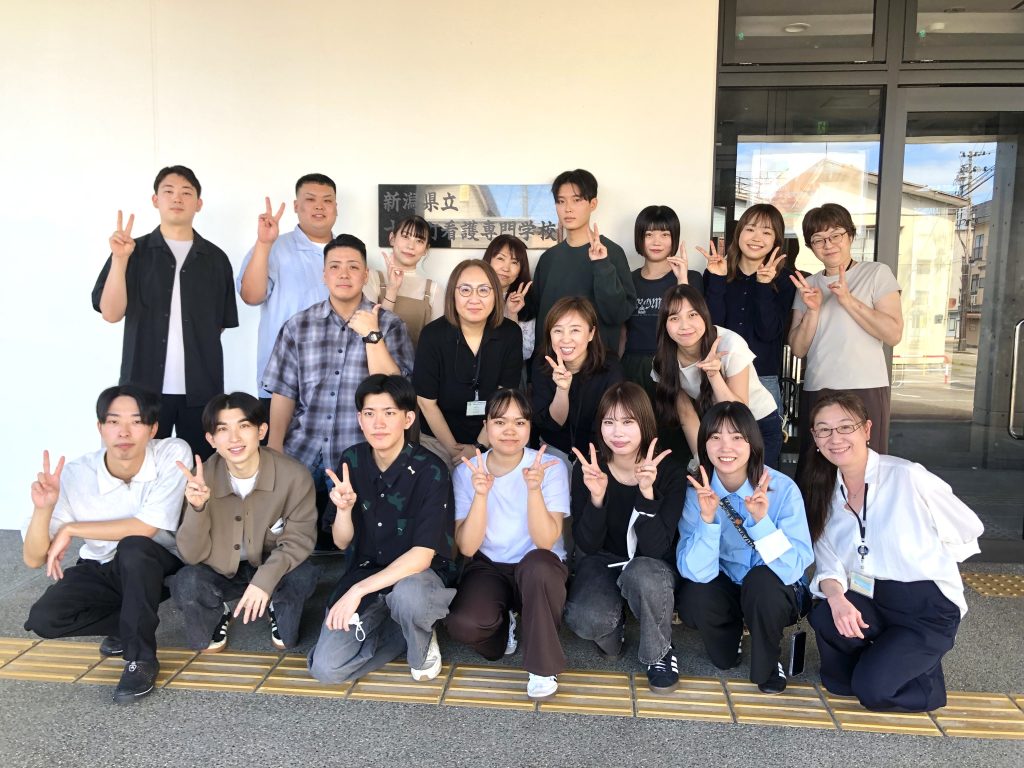 卒業生との交流会をおこないました